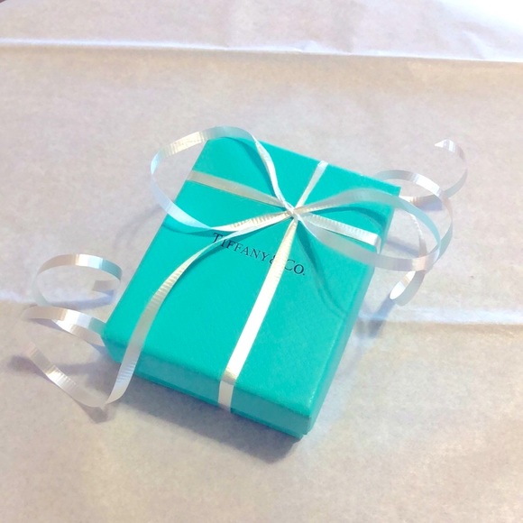 Tiffany & Co. Gift Box 🎁 - Picture 6 of 6